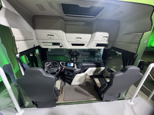 IVECO S-WAY EXPERIENCE IN MADRID = MORELO & IVECO