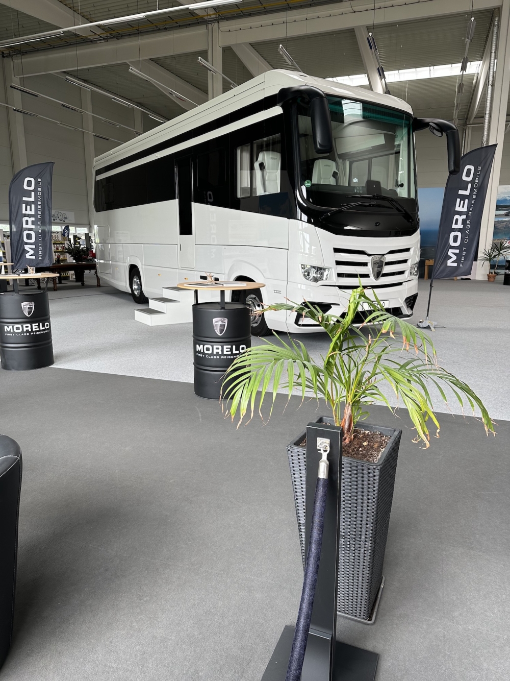 MORELO EMPIRE LINER 98 MB + BAR VERZE ARALIE - DOSTUPNOST IHNED